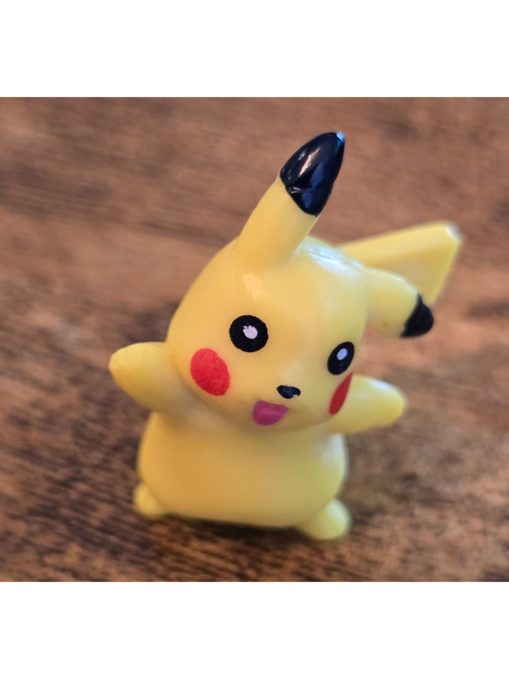 Pikachu Bandai PVC figure Japan Vintage Figure Pokémon 1"